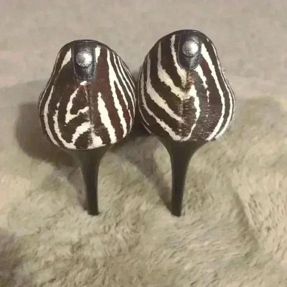 Michael Kors Real dyed cow hair zebra print heels. Size 7 1/2 - Picture 3 of 8